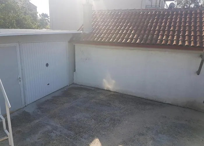 度假居 House In 里耶卡